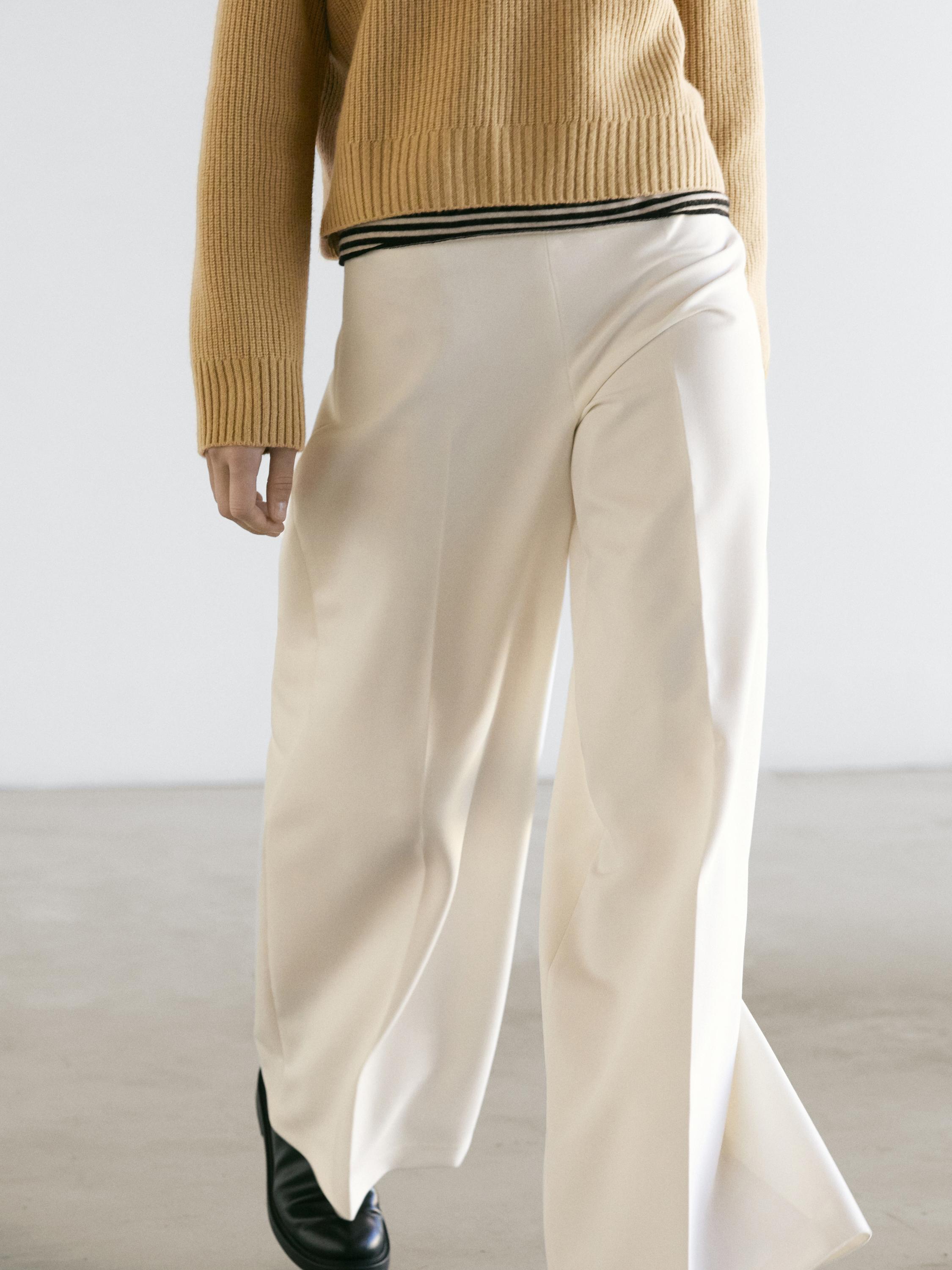 Wide-leg voluminous trousers